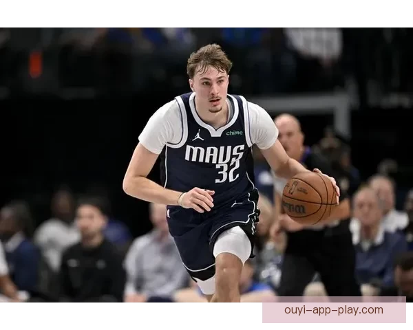 布泽尔状元稳了 大一数据全面超越弗拉格 名嘴忧虑其能否适应NBA